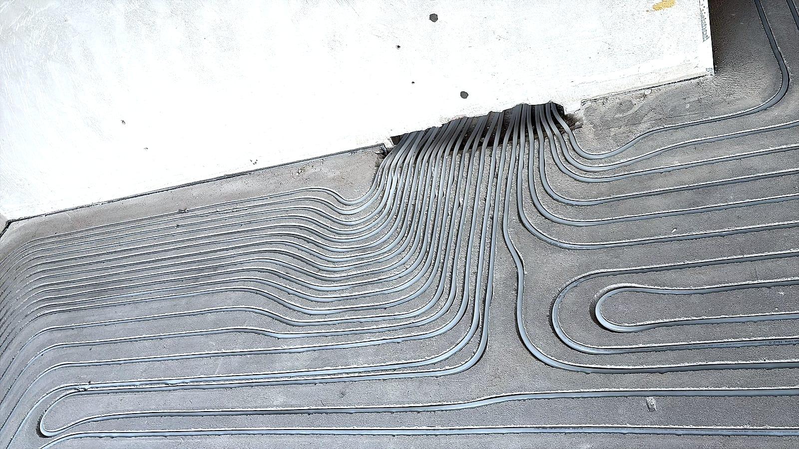 Detailopname van het freeswerk in de dekvloer